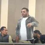 Kaithal News जिला परिषद की बैठक में भी गन कल्चर हावी फिल्मी स्टाइल में कैथल जिप की बैठक में पिस्तौल टांगकर पहुंचे गायक कर्मबीर फौजी