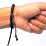 Kala Dhaga Niyam: इन राशि के जातकों को नहीं बांधना चाहिए काला धागा