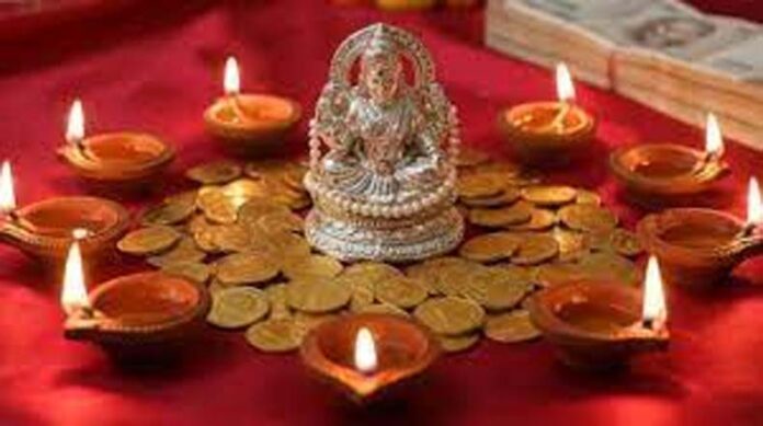 Lakshmi Puja: जानें क्यों शुक्रवार का दिन लक्ष्मी साधना के लिए माना जाता है शुभ? Lakshmi Puja: जानें क्यों शुक्रवार का दिन लक्ष्मी साधना के लिए माना जाता है शुभ?