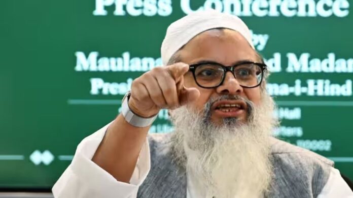 जिहाद वाले बयान पर मचा बवाल, Maulana Mahmood Madani पर BJP-कांग्रेस आमने-सामने
