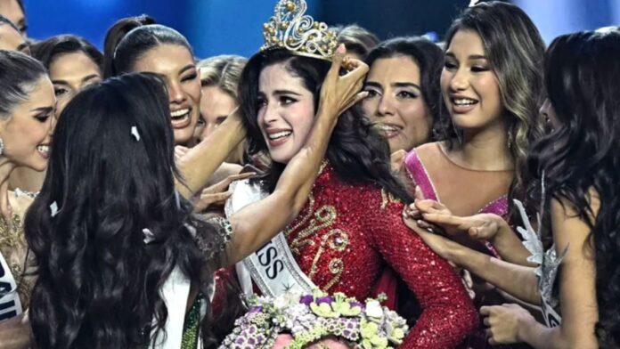 Miss Universe 2025 Fatima Bosch: विवाद के बीच चमकी किस्मत, ‘डम्ब’ बोलकर किया था बेइज्जत, लेकिन बना ली दुनिया की सबसे बड़ी जीत Miss Universe 2025 Fatima Bosch: विवाद के बीच चमकी किस्मत, ‘डम्ब’ बोलकर किया था बेइज्जत, लेकिन बना ली दुनिया की सबसे बड़ी जीत