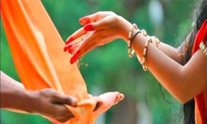 Mokshada Ekadashi Daan: मोक्षदा एकादशी पर राशि अनुसार करें इन चीजों का दान