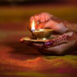 Mokshada Ekadashi Upay: मोक्षदा एकादशी पर करें दीपक से जुड़े ये उपाय