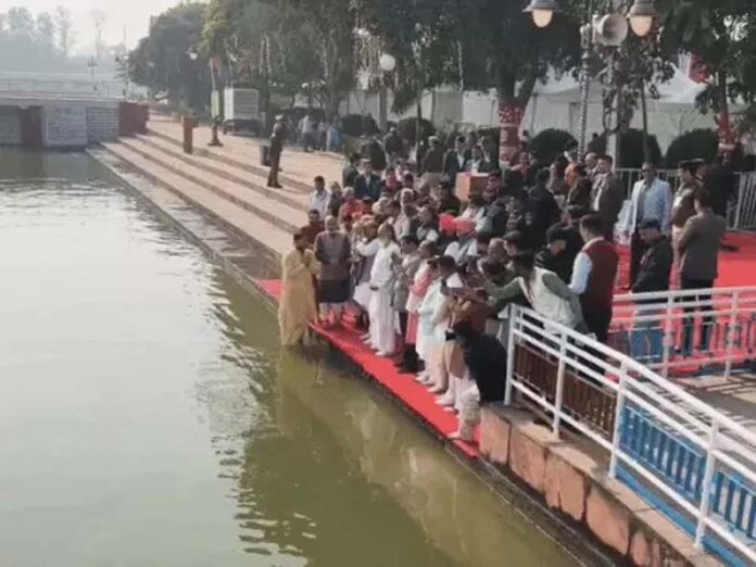 Rajnath Singh Visti Kurukshetra: कुरुक्षेत्र पहुंचे रक्षामंत्री राजनाथ सिंह, ब्रह्मसरोवर पर की पूजा