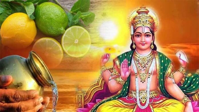 Raviwar Upaay: बनते-बनते बिगड़ जाते हैं काम, तो रविवार के दिन करें नींबू से ये उपाय