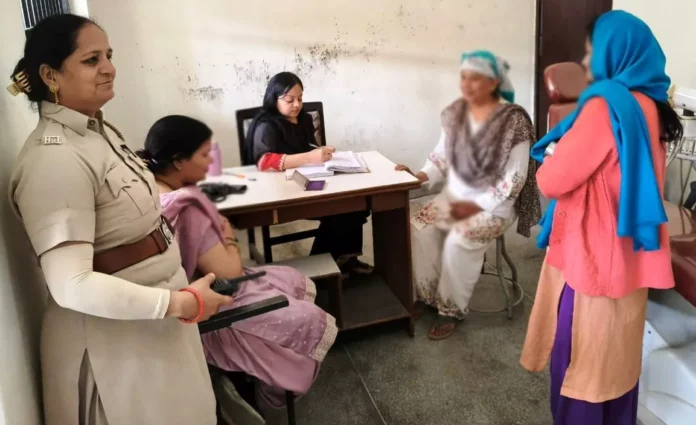 You can contact the helpline 15100 for legal assistance: CJM Ritu Yadav Faridabad News : हेल्पलाइन 15100 पर विधिक सहायता के लिए कर सकते हैं संपर्क : सीजेएम रितु यादव