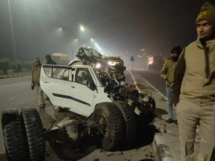 Road Accident Death: यूपी के शामली में भीषण सड़क हादसा, हरियाणा के चार युवकों की मौत Road Accident Death: यूपी के शामली में भीषण सड़क हादसा, हरियाणा के चार युवकों की मौत