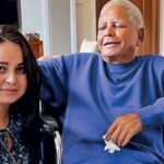 Rohini Acharya Emotional Post: लालू के घर में घमासान, बेटी का आरोप, "मुझे मारने को चप्पल उठाई गई…