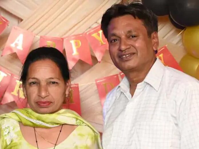 Sirsa Road Accident Death: सिरसा में कार-बाइक की टक्कर, दंपती की मौत Sirsa Road Accident Death: सिरसा में कार-बाइक की टक्कर, दंपती की मौत