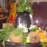Shivling Prasad Niyam: क्या खा सकते हैं शिवलिंग पर चढ़ा प्रसाद