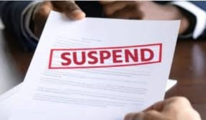 Sirsa News : दो अफसरों पर गिरी गाज - पराली जलाने की घटना के बाद ग्राम सचिव प्रदीप कुमार और पटवारी हिमांशु को किया सस्पेंड Sirsa News : दो अफसरों पर गिरी गाज - पराली जलाने की घटना के बाद ग्राम सचिव प्रदीप कुमार और पटवारी हिमांशु को किया सस्पेंड