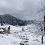 Weather Update : पहाड़ों में बर्फबारी से ठंड की शुरुआत