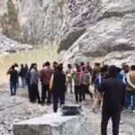 Sonbhadra Accident: ब्लास्टिंग होल बनाते ही धंस गई खदान, एक मजदूर की मौत, 15 फंसे