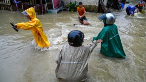 Sri Lanka Cyclone Ditwah Impact भूस्खलन और बाढ़ से 50 से ज्यादा लोगों की मौत, सैकड़ों घर क्षतिग्रस्त