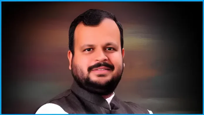 Congress MP Varun Chaudhary बिहार चुनाव में एनडीए की जीत पर बोले - वोट चोरी, वोट खरीदने से महागठबंधन हारा Congress MP Varun Chaudhary बिहार चुनाव में एनडीए की जीत पर बोले - वोट चोरी, वोट खरीदने से महागठबंधन हारा