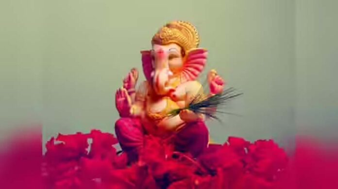 Vinayak Chaturthi: विनायक चतुर्थी पर राशि अनुसार भगवान गणेश को अर्पित करें ये चीजें