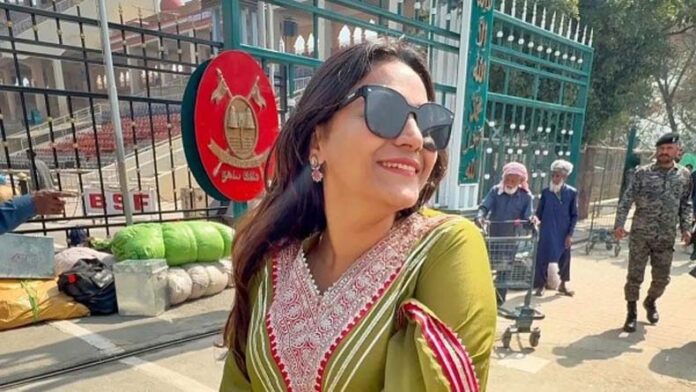 YouTuber Jyoti Malhotra: जमानत के लिए हाईकोर्ट पहुंची यूट्यूबर ज्योति मल्होत्रा YouTuber Jyoti Malhotra: जमानत के लिए हाईकोर्ट पहुंची यूट्यूबर ज्योति मल्होत्रा