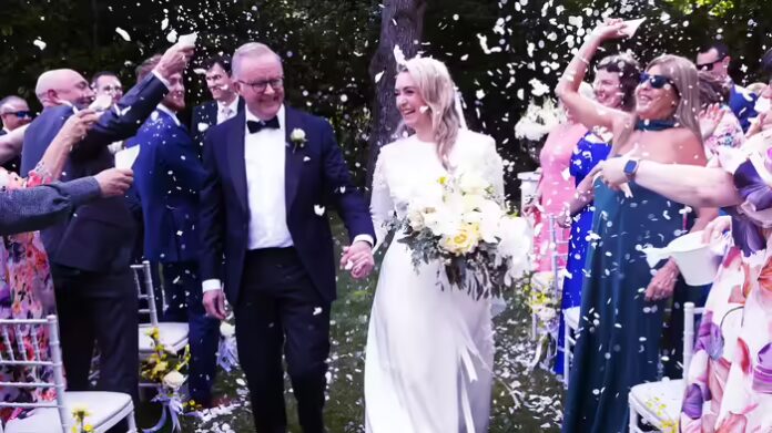 Australia's PM Wedding : एंथनी अल्बानीज ने 62 की उम्र में रचाई दूसरी शादी, पीएम से 16 छोटी हैं दुल्हन जॉडी हेडन