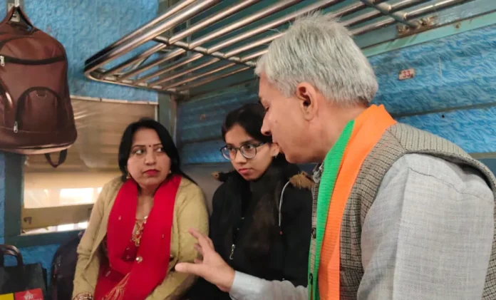 Self-Reliant Campaign : भाजपा ने रेलवे जंक्शन पर चलाया आत्मनिर्भर भारत संकल्प अभियान