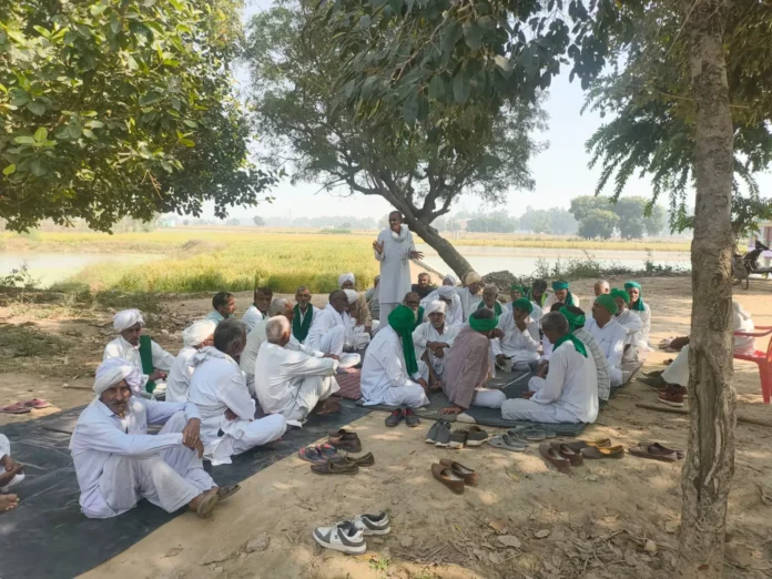 The Bharatiya Kisan Union was outraged when commission agents occupied the covered sheds in the grain market. Jind News : अनाज मंडी में कवर शैड पर आढ़तियों द्वारा कब्जा किए जाने पर बिफरी भारतीय किसान यूनियन