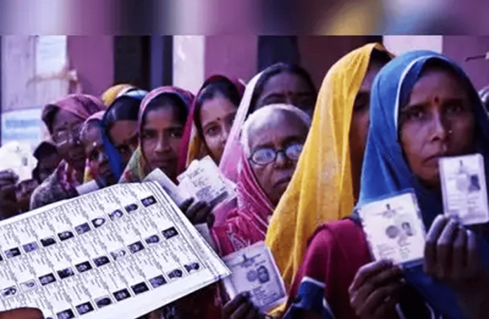 Bihar First Phase Election: 9 बजे तक 13.3 प्रतिशत मतदान, कई जगह ईवीएम ख़राब Bihar First Phase Election