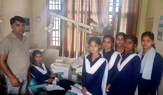 A dental check-up camp was organized at the primary health center in Dighot. Palwal News : प्राथमिक स्वास्थ्य केंद्र दीघोट में लगा दंत जांच चिकित्सा शिविर