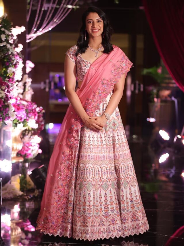 Smriti Mandhana Traditional Look: ट्रेडिशनल लुक में छाईं स्मृति मंधाना, वायरल हुईं खूबसूरत तस्वीरें