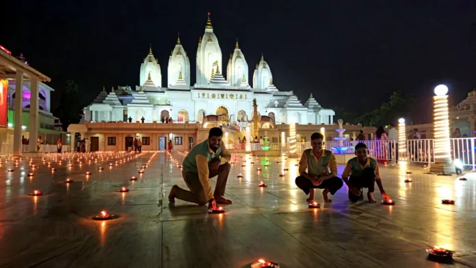 Faridabad News : सिद्धदाता आश्रम में देव दीपावली पर जगमगाए 5100 दीपक
