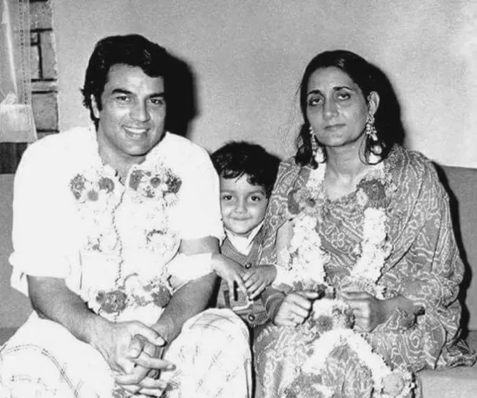 Dharmendra Death : कौन हैं धर्मेंद्र की पहली पत्नी और कब हुई थी शादी ?