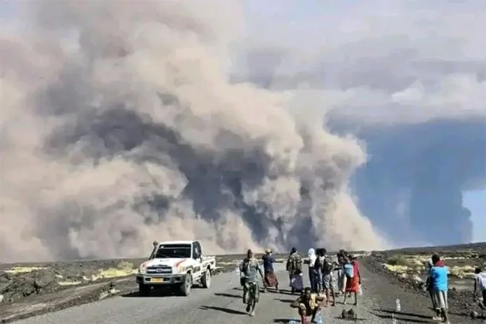 Ethiopia Volcanic Eruption Live: हेली गुब्बी ज्वालामुखी फटने के बाद भारत तक पहुंचे राख के बादल, उड़ानें प्रभावित Ethiopia Volcanic Eruption Live