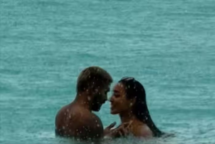 Hardik Pandya का हॉट अवतार! कभी कार वॉश तो कभी गर्लफ्रेंड संग पूल में ताबड़तोड़ रोमांस, पानी में लगाई आग