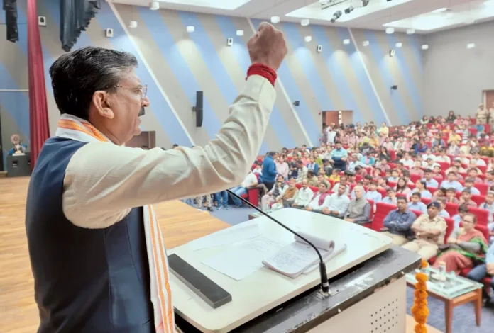 A district-level program was organized at CRSU to celebrate 150 years of Vande Mataram. Jind News : सीआरएसयू में वंदे मातरम के 150 वर्ष पूरे होने पर मनाया गया जिला स्तरीय कार्यक्रम