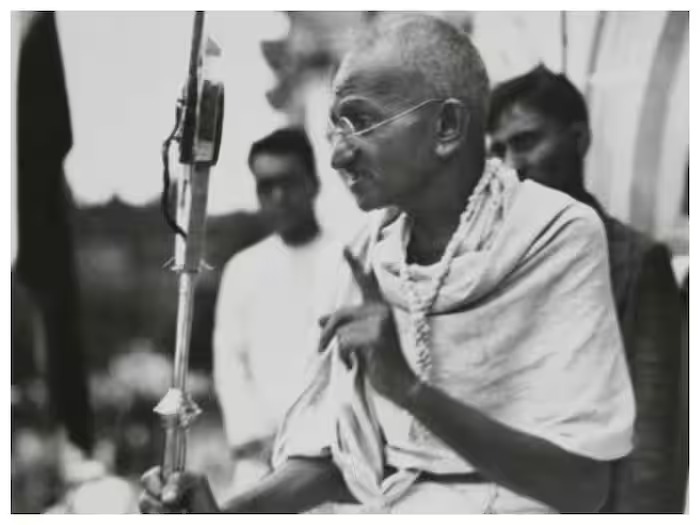 Mahatma Gandhi Glasses Price: गांधी जी का चश्मा बना करोड़ों का सौदा, कीमत ने सबको किया हैरान