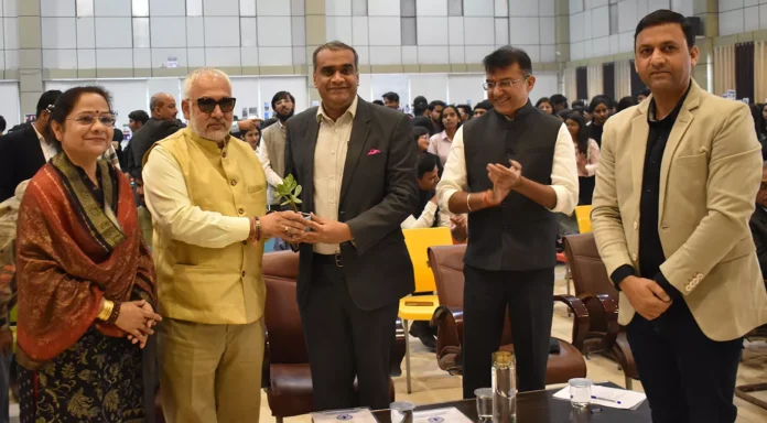 Faridabad News : मीडिया विभाग द्वारा पोर्टफोलियो प्रदर्शनी-2025 से सजा कला कुंभ