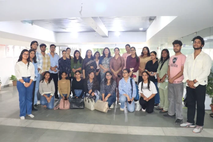 Faridabad News : मीडिया विद्यार्थियों ने रेडियो प्रसारण की बारीकियां सीखी