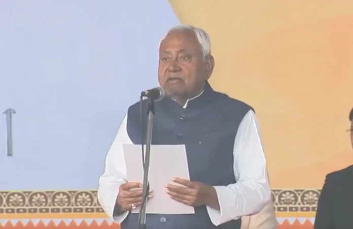 Nitish Kumar Oath Live Updates: 10वीं बार बिहार के मुख्यमंत्री बने नीतीश कुमार, पीएम मोदी और अमित शाह भी रहे मौजूद Nitish Kumar Oath Live Updates: