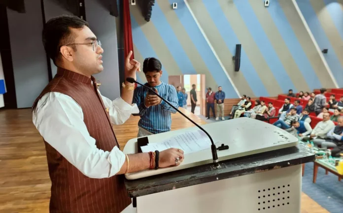 District level Constitution Day celebrated at Chaudhary Ranbir Singh University Constitution Day Celebrate : चौधरी रणबीर सिंह विश्वविद्यालय में मनाया गया जिलास्तरीय संविधान दिवस