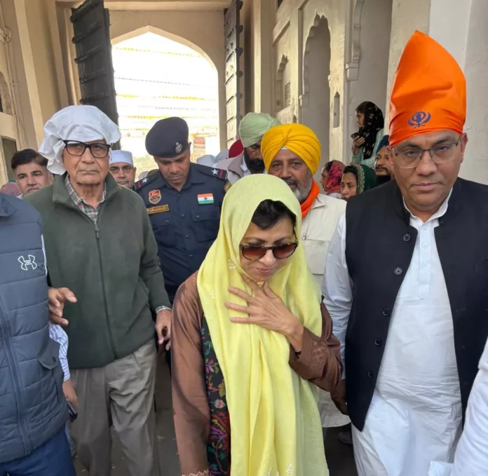 Sirsa MP Kumari Selja paid obeisance at Dhamtan Sahib Gurudwara Jind News : सिरसा सांसद कुमारी शैलजा ने टेका धमतान साहिब गुरूद्वारा में माथा