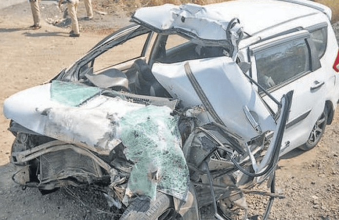 UP Accident: उत्तर प्रदेश के बाराबंकी जिले में हादसा, 6 लोगों की मौत, दो गंभीर UP Accident