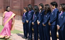 Indian Women's Cricket Team : वर्ल्ड चैंपियन इंडिया महिला टीम ने राष्ट्रपति द्रौपदी मुर्मू से की मुलाकात , लड़कियों को किया प्रेरित