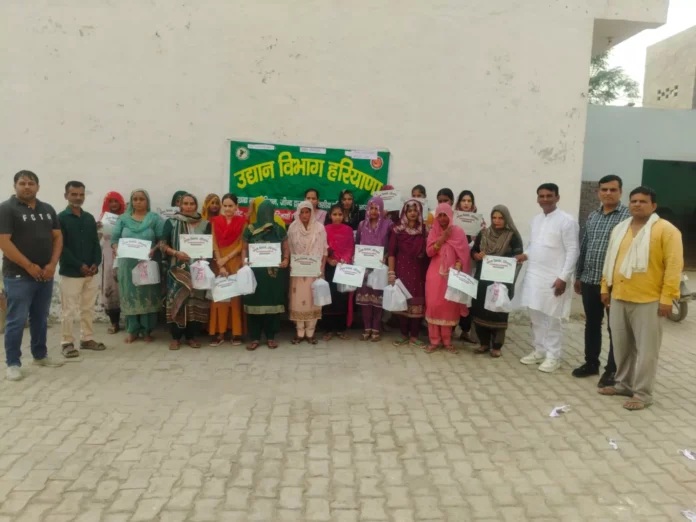 Women were given training in making pickles and chutneys. Jind News : महिलाओं को दिया आचार चटनी बनाने का प्रशिक्षण