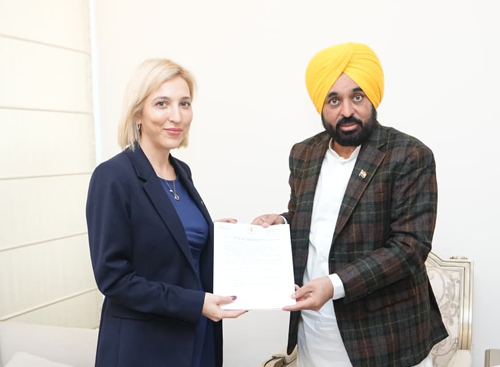 Punjab Breaking News : पंजाब में निवेश के लिए यूके ने दिखाई दिलचस्पी Punjab Breaking News : पंजाब में निवेश के लिए यूके ने दिखाई दिलचस्पी