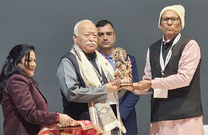 Dr. Mohan Bhagwat बोले - भारत का इतिहास केवल रिकॉर्ड नहीं, बल्कि धर्म आधारित होना चाहिए-Dr. Mohan Bhagwat said - "The history of India is not just a record, but a lesson in right and wrong."-Aaj Samaaj