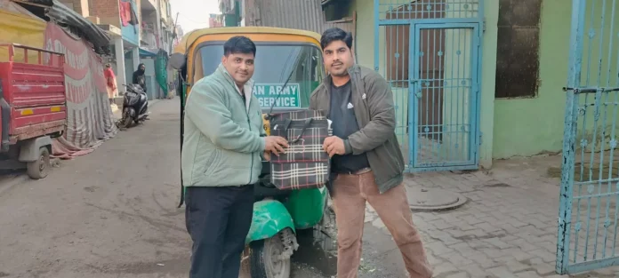 Auto driver Harish's honesty After 18 hours, President Anil Kumar found the bag and delivered it to the passenger's home. Auto driver Harish's honesty After 18 hours, President Anil Kumar found the bag and delivered it to the passenger's home.