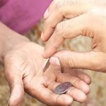 Daan Niyam: दिनों के हिसाब से करें इन चीजों का दान