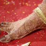 Gold In Feet: पैरों में सोना पहनने से माता लक्ष्मी हो सकती है नाराज