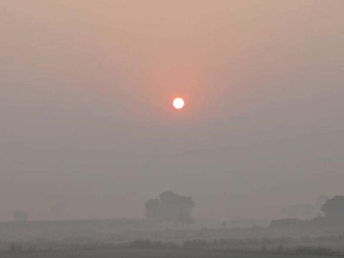 Haryana Weather Update: हरियाणा में आज से ठंडी हवा चलेंगी, 14 जिलों में धुंध का भी अलर्ट Haryana Weather Update: हरियाणा में आज से ठंडी हवा चलेंगी, 14 जिलों में धुंध का भी अलर्ट