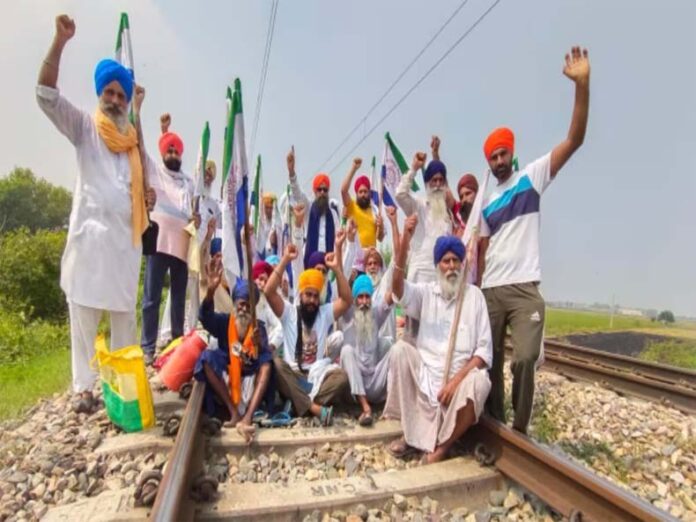 Punjab News: पंजाब में 5 दिसंबर को रेल रोकेंगे किसान