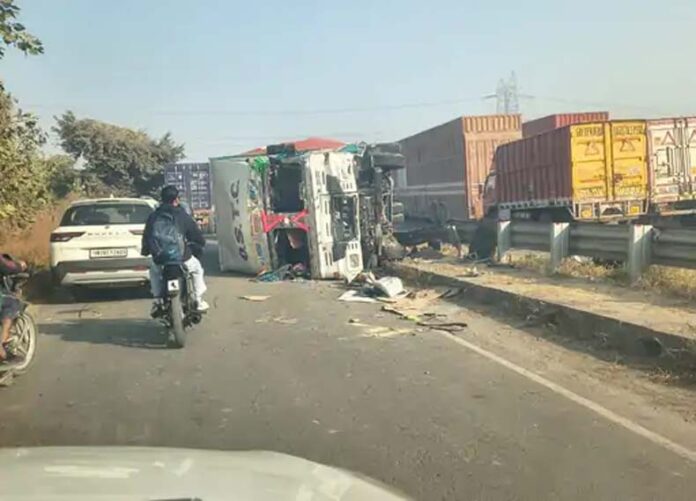 Karnal News: करनाल में रॉन्ग साइड से आ रहे ट्रक ने 3 वाहनों को मारी टक्कर, 4 लोगों की मौत