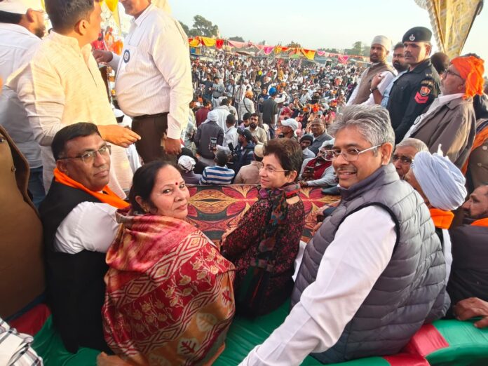 Kumari Selja पहुंची जींद, बोलीं - देश के हर नागरिक के अधिकार बाबा साहेब डॉ. भीमराव अंबेडकर की देन Kumari Selja पहुंची जींद, बोलीं - देश के हर नागरिक के अधिकार बाबा साहेब डॉ. भीमराव अंबेडकर की देन